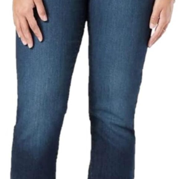 Levi Strauss Women's Modern Straight Jeans - Super Stretch, Plus Sizes Included - Picture 1 of 4